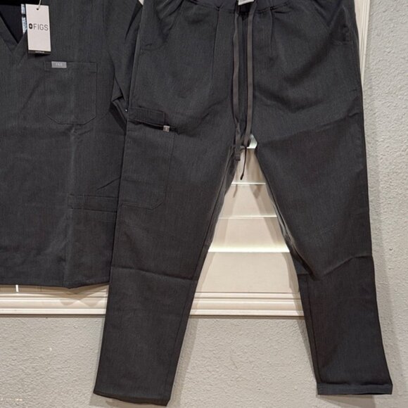Figs Dark Gray Medical Scrub Set - Picture 5 of 10